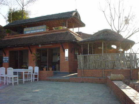 CAFE DU HIMACHAL Ȃt`